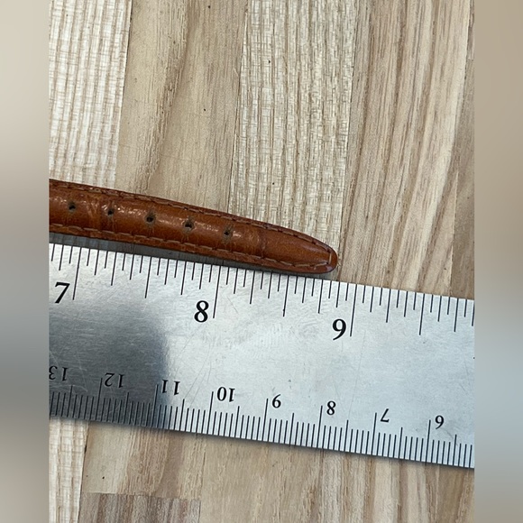 Timex Indiglo Ladies Watch Genuine Leather Strap White Dial Gold Case - Picture 11 of 12